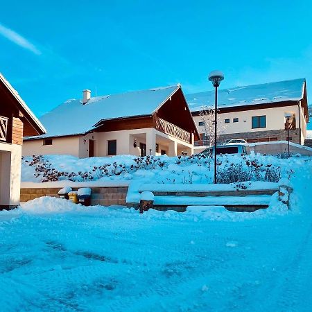 Chaty Krusetnica S Luxusnym Privatnym Wellness Экстерьер фото