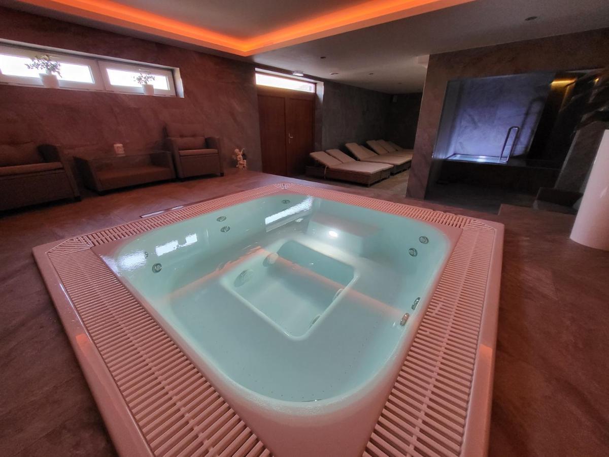 Chaty Krusetnica S Luxusnym Privatnym Wellness Экстерьер фото